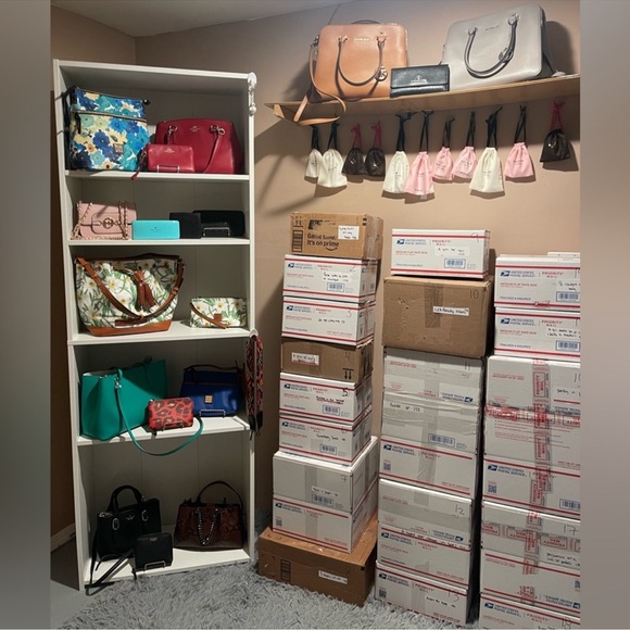 $3 SHOPWITHJULIEEE LIVE SHOW🫶🏻 - Picture 5 of 7